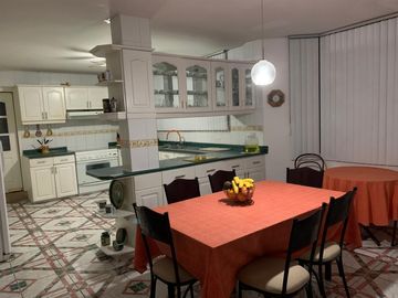 VENTA CASA, URBANIZACION SAN JOSE DEL VALLE, LOS CHILLOS