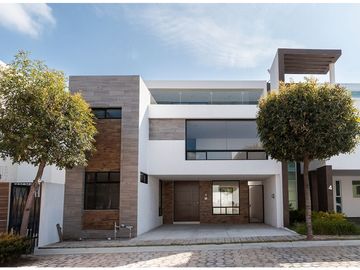 Casa En Venta En Parque Zacatecas, Lomas de Angelópolis, cascatta