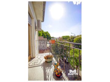 Casa PH Dpto en venta en Olivos 4 ambientes. Apto multiples usos. Lote 4.33x27