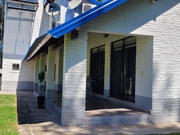 Casa quinta en venta - 4 Dormitorios 5 Baños - 2.700Mts2 - Virrey del Pino