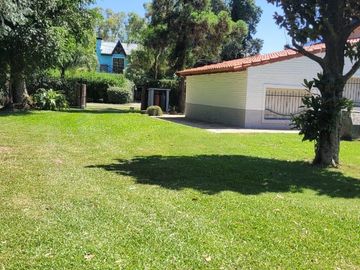 Casa quinta en venta - 4 Dormitorios 5 Baños - 2.700Mts2 - Virrey del Pino