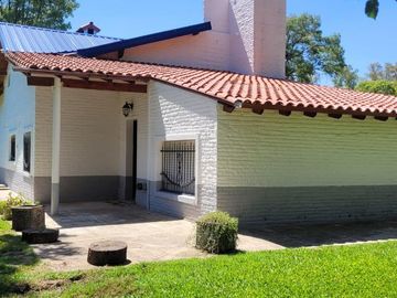 Casa quinta en venta - 4 Dormitorios 5 Baños - 2.700Mts2 - Virrey del Pino