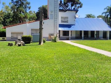 Casa quinta en venta - 4 Dormitorios 5 Baños - 2.700Mts2 - Virrey del Pino