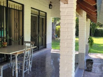 Casa quinta en venta - 4 Dormitorios 5 Baños - 2.700Mts2 - Virrey del Pino