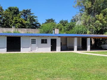 Casa quinta en venta - 4 Dormitorios 5 Baños - 2.700Mts2 - Virrey del Pino