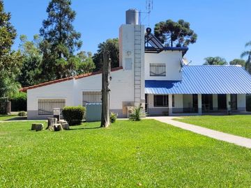 Casa quinta en venta - 4 Dormitorios 5 Baños - 2.700Mts2 - Virrey del Pino