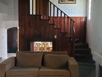Casa quinta en venta - 4 Dormitorios 5 Baños - 2.700Mts2 - Virrey del Pino