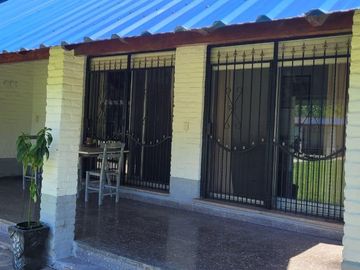 Casa quinta en venta - 4 Dormitorios 5 Baños - 2.700Mts2 - Virrey del Pino
