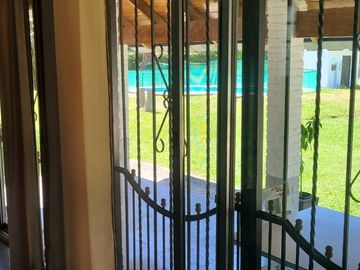 Casa quinta en venta - 4 Dormitorios 5 Baños - 2.700Mts2 - Virrey del Pino