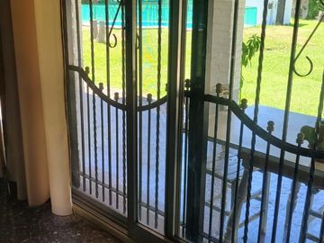 Casa quinta en venta - 4 Dormitorios 5 Baños - 2.700Mts2 - Virrey del Pino