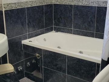 Casa quinta en venta - 4 Dormitorios 5 Baños - 2.700Mts2 - Virrey del Pino
