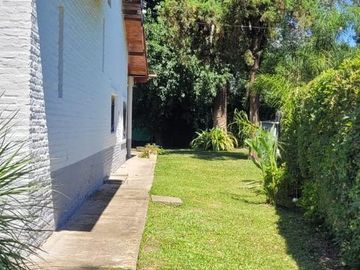 Casa quinta en venta - 4 Dormitorios 5 Baños - 2.700Mts2 - Virrey del Pino
