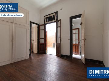 ¿Buscas un PH amplio y sin expensas? es para vos!  Visitalo Express HOY mismo!