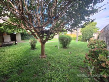 Casa en Bernal ideal emprendimiento inmobiliario o comercial