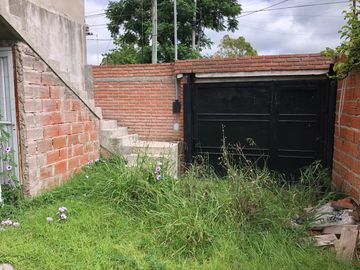 Casa en  2 plantas a terminar - Entrada de auto - Venta - Vende