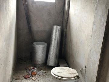 Casa en  2 plantas a terminar - Entrada de auto - Venta - Vende