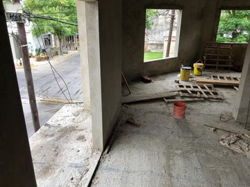 Casa en  2 plantas a terminar - Entrada de auto - Venta - Vende