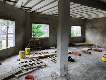 Casa en  2 plantas a terminar - Entrada de auto - Venta - Vende