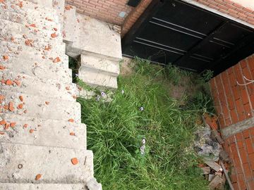 Casa en  2 plantas a terminar - Entrada de auto - Venta - Vende
