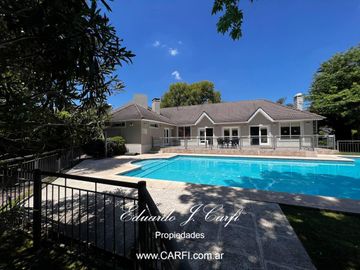 Casa en Venta 4 ambientes - Barrio María del Parque