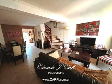 Casa en Venta 4 ambientes - Barrio María del Parque