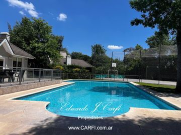 Casa en Venta 4 ambientes - Barrio María del Parque