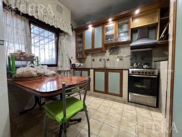 Venta de PH para 2 familias con cochera en Wilde
