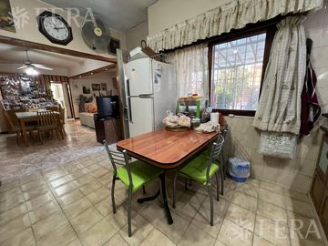 Venta de PH para 2 familias con cochera en Wilde
