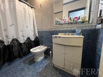 Venta de PH para 2 familias con cochera en Wilde