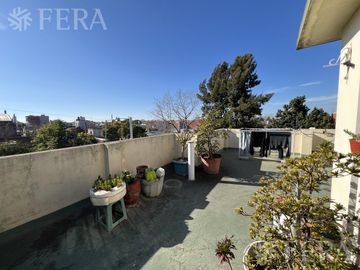 Venta de PH para 2 familias con cochera en Wilde