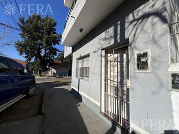 Venta de PH para 2 familias con cochera en Wilde