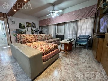 Venta de PH para 2 familias con cochera en Wilde