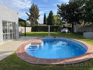 Venta Casa en PIilarica Con Pileta  / Permuto / Apto credito