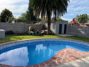 Venta Casa en PIilarica Con Pileta  / Permuto / Apto credito