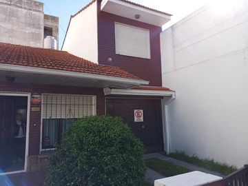 Casa en venta - 4 Dormitorios 3 Baños - 285Mts2 - Mar del Plata