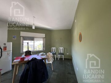 Departamento en  Venta de 2 AMB C/ Cochera y Amplia Terraza. Apto Credito.