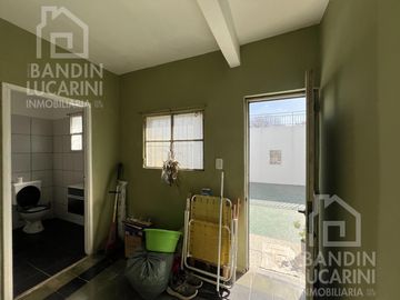 Departamento en  Venta de 2 AMB C/ Cochera y Amplia Terraza. Apto Credito.