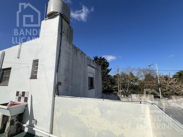 Departamento en  Venta de 2 AMB C/ Cochera y Amplia Terraza. Apto Credito.