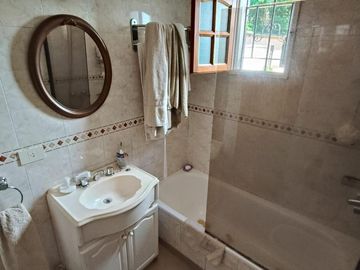 Casa En Venta cinco Esquinas 4 dormitorios dep. patio lindisimo