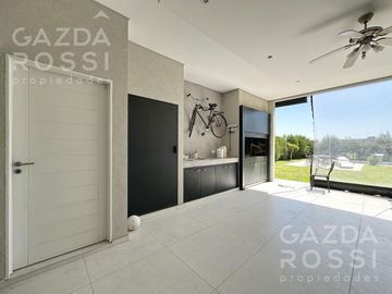 Casa con pileta en Barrio San Felipe