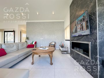 Casa con pileta en Barrio San Felipe