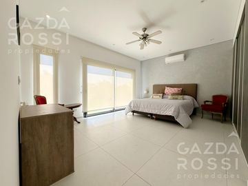 Casa con pileta en Barrio San Felipe