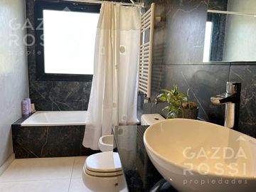 Casa con pileta en Barrio San Felipe