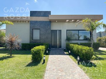 Casa con pileta en Barrio San Felipe