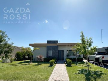 Casa con pileta en Barrio San Felipe