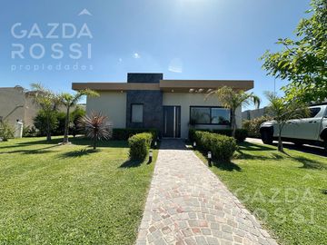 Casa con pileta en Barrio San Felipe