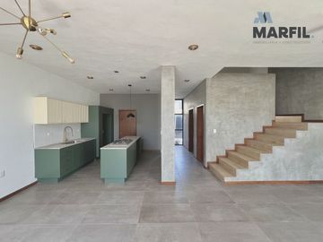 Casa en Venta 3 Recámaras Estudio Roofgarden Albaterra Colima Acabados Lujo