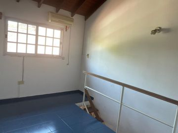 Triplex de 4 amb, con cochera y patio