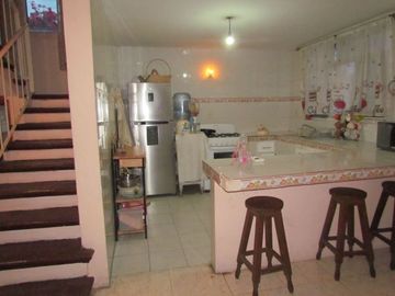 Venta de casa a unas cuadras del mercado de abastos