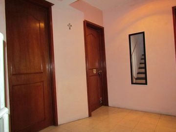 Venta de casa a unas cuadras del mercado de abastos